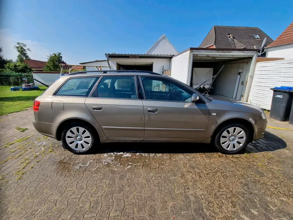 Gebraucht Audi A4 140 PS (102 kW) 2005 Andere farben Kombi