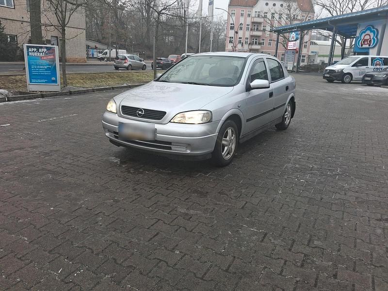 Gebraucht Opel Astra 90 PS (66 kW) 2003 Silber Limousine