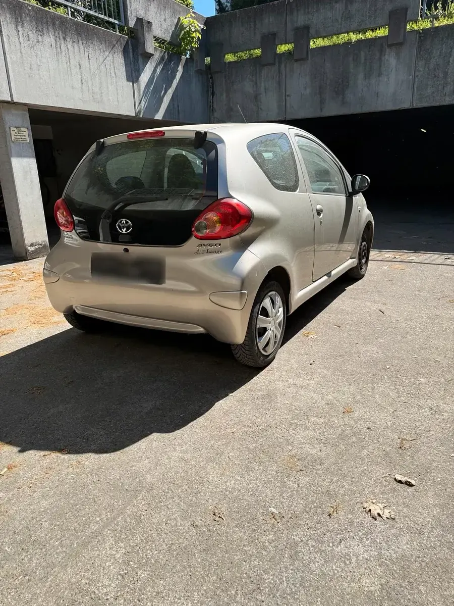 Brugt Toyota Aygo 68 HK (50 kW) 2008 Guld Hatchback