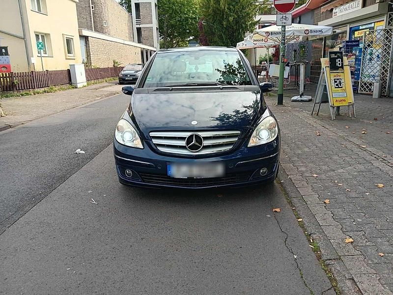 Blau Gebraucht 2005 Mercedes B200 Van / Kleinbus | 3.699 € (Fairer Preis) - Bild 1/4