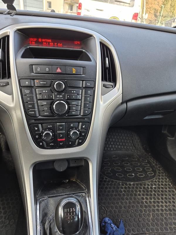 Gebraucht Opel Astra 130 PS (95 kW) 2012 Schwarz Kombi