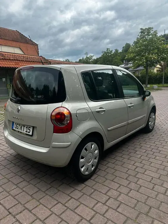 Używany Renault Modus 111 KM (81 kW) 2006 Złoty Minivan