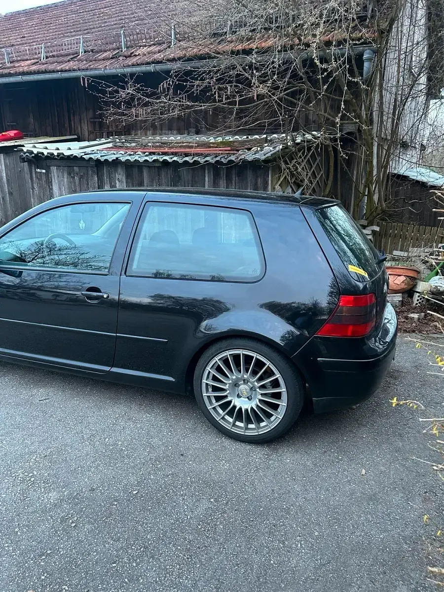 Gebraucht VW Golf IV GTI 110 PS (80 kW) 1998 Schwarz Kleinwagen