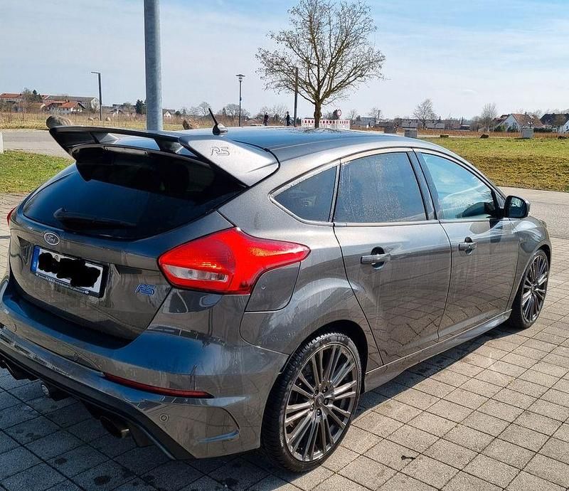 Gebraucht Ford Focus RS 349 PS (256 kW) 2017 Grau Limousine