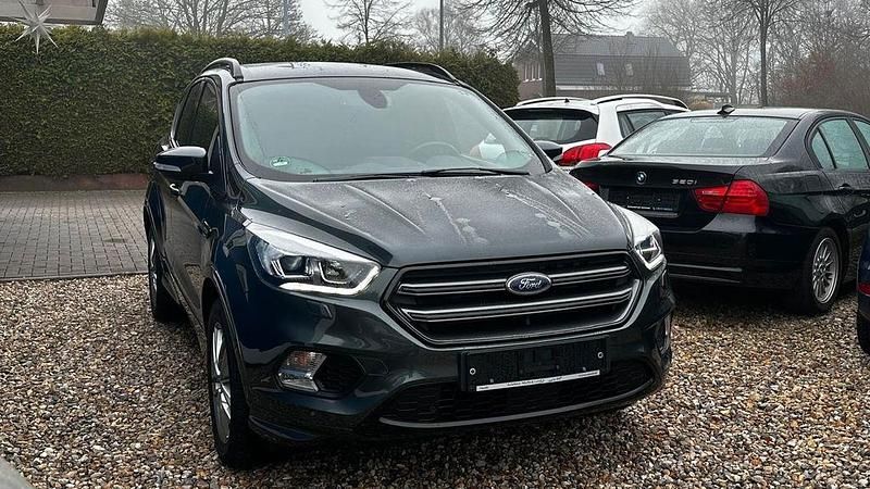 Gebraucht Ford Kuga ST-Line 179 PS (131 kW) 2018 Grün SUV