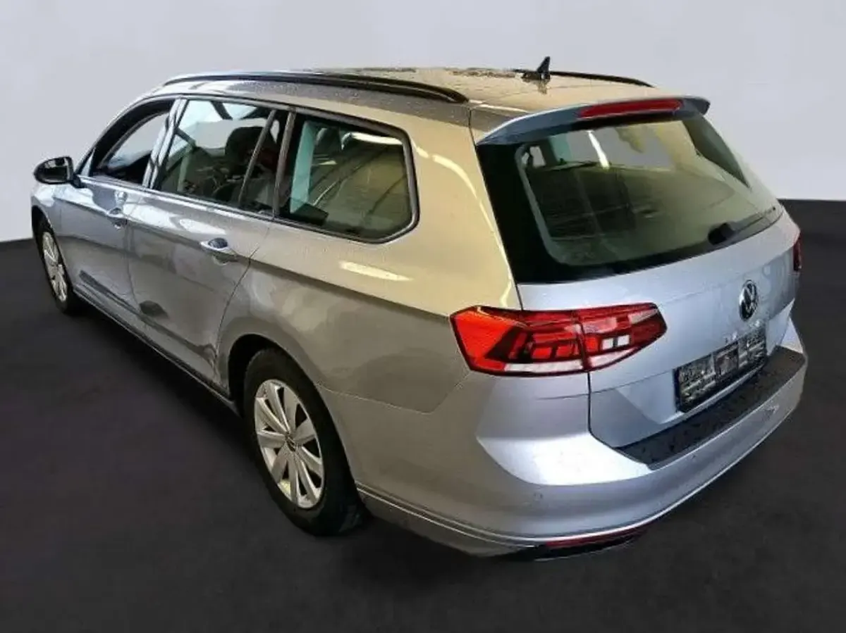 Gebraucht VW Passat Conceptline 150 PS (110 kW) 2023 Silber Kombi