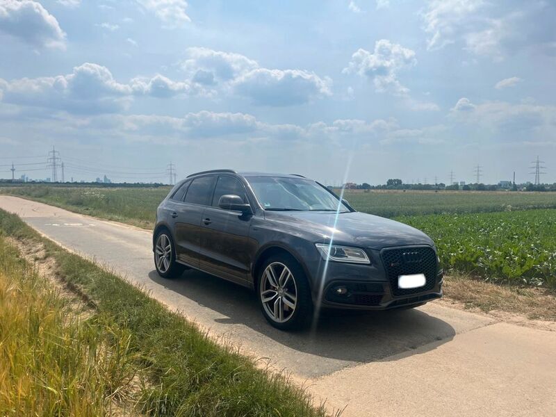 Grau Gebraucht 2013 Audi SQ5 Black Edition SUV | 19.900 € (Fairer Preis) - Bild 1/4