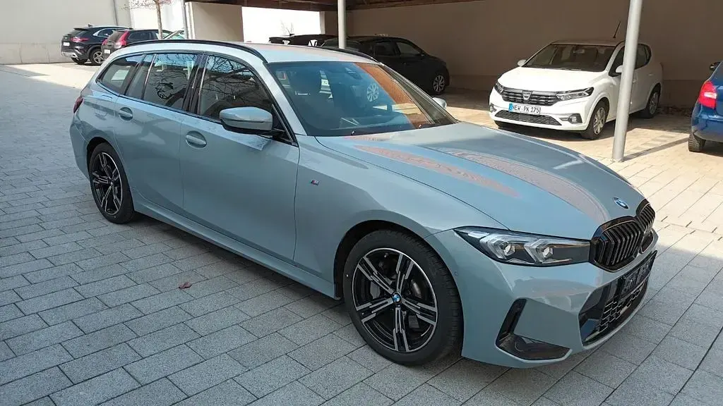 Gebraucht BMW 330 M Sport 245 PS (180 kW) 2025 Grau Kombi