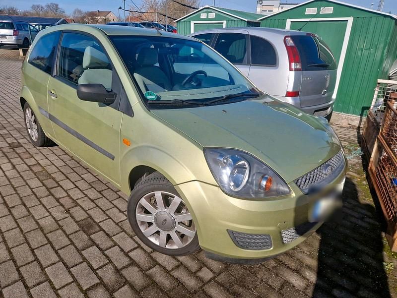 Gebraucht Ford Fiesta 44 PS (32 kW) 2006 Grün Kleinwagen