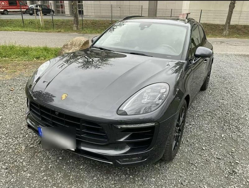 Grau Gebraucht 2016 Porsche Macan GTS SUV | 38.998 € (Teuer) - Bild 1/4