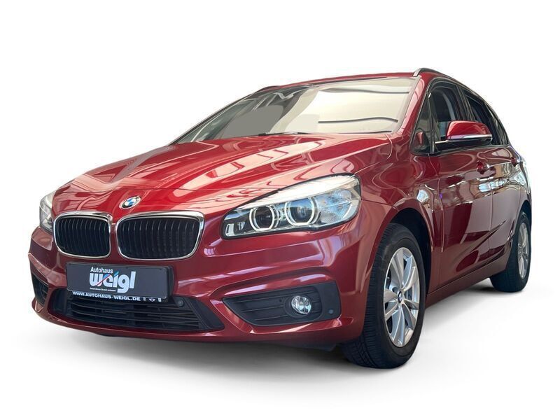 Rot Gebraucht 2016 BMW 218 Active Tourer Sport Line Van / Kleinbus | 17.198 € (Fairer Preis) - Bild 1/4