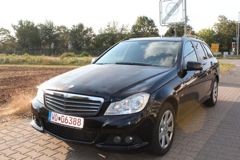 Gebraucht Mercedes C220 Avantgarde 170 PS (125 kW) 2011 Schwarz Kombi