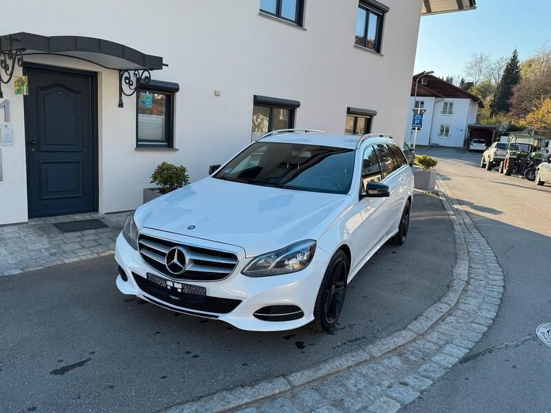 Weiß Gebraucht 2014 Mercedes E200 Kombi | 6.499 € (Guter Preis) - Bild 1/4