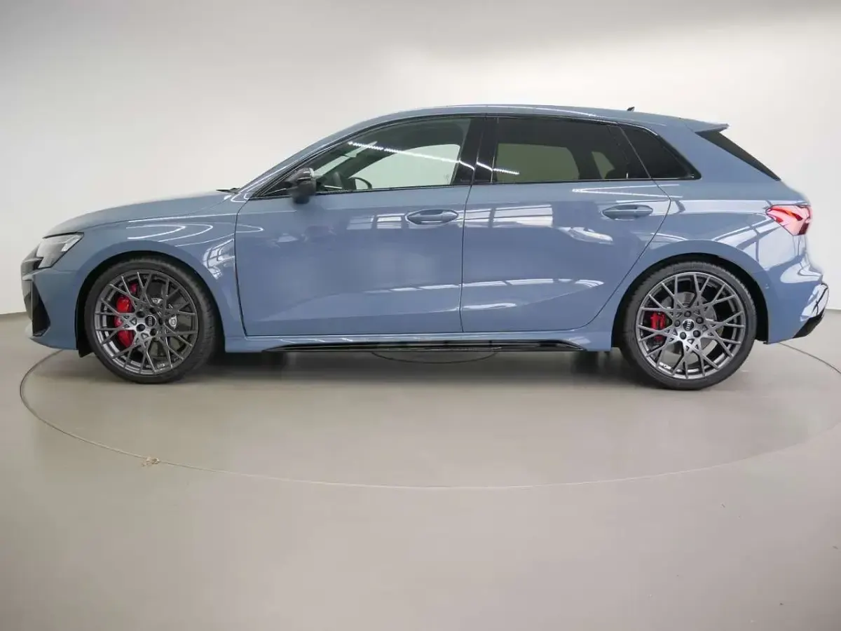 Gebraucht Audi RS3 Sport 400 PS (294 kW) 2025 Kemoragrau metallic Limousine