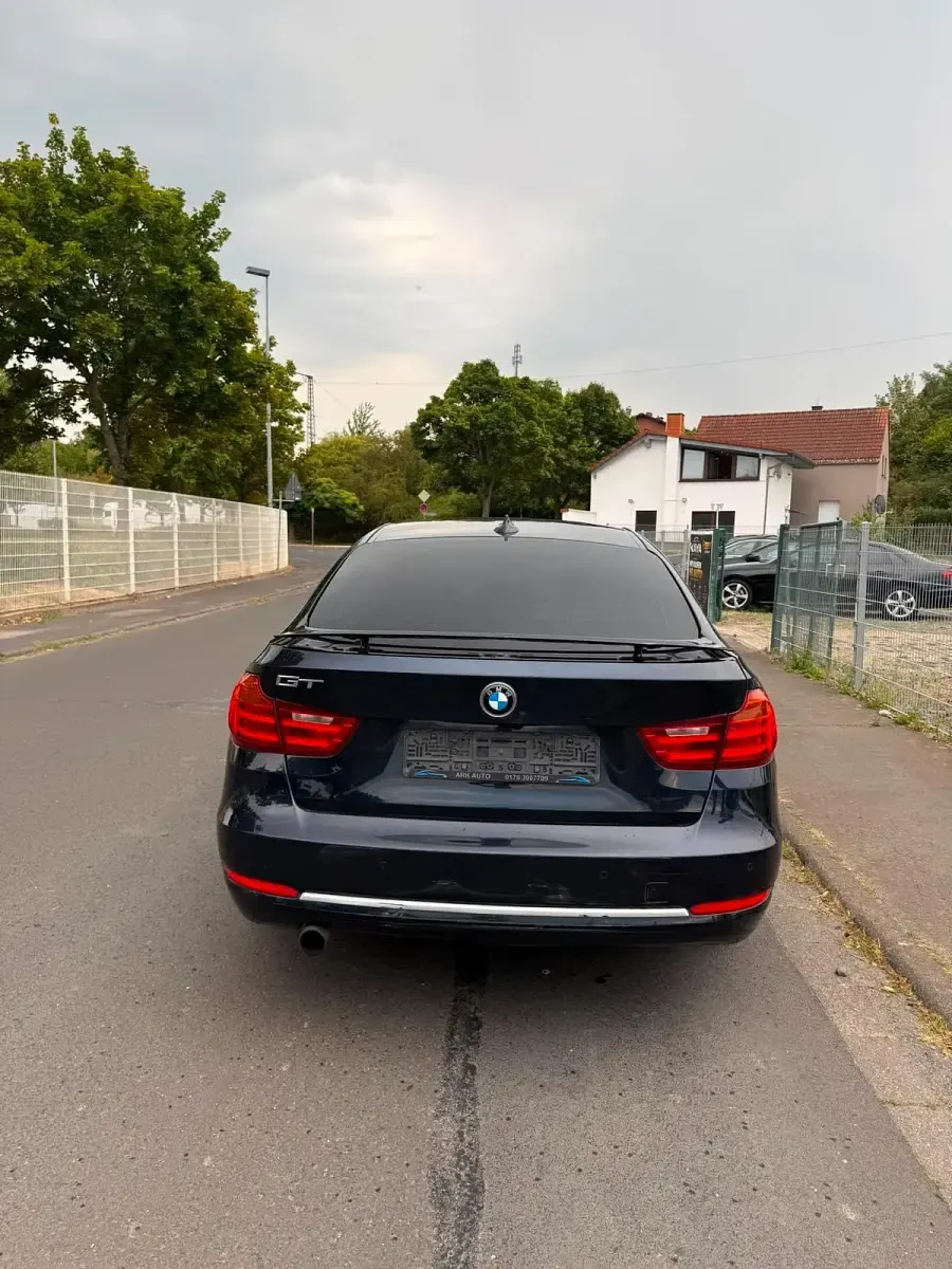 Gebraucht BMW 320 Gran Turismo 183 PS (134 kW) 2013 Blau Coupé