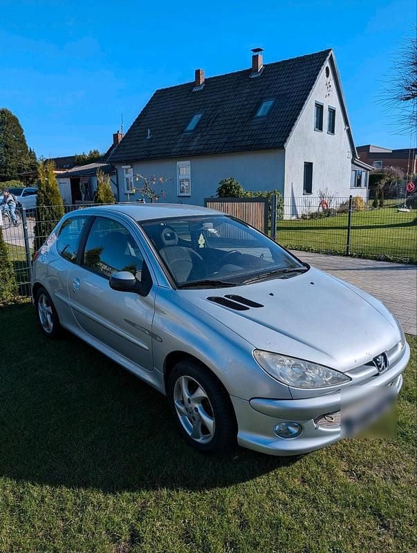 Gebraucht Peugeot 206 109 PS (80 kW) 2004 Silber Kleinwagen