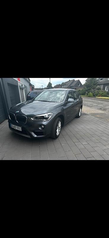 Silber Gebraucht 2016 BMW X1 SUV | 15.900 € (Guter Preis) - Bild 1/4