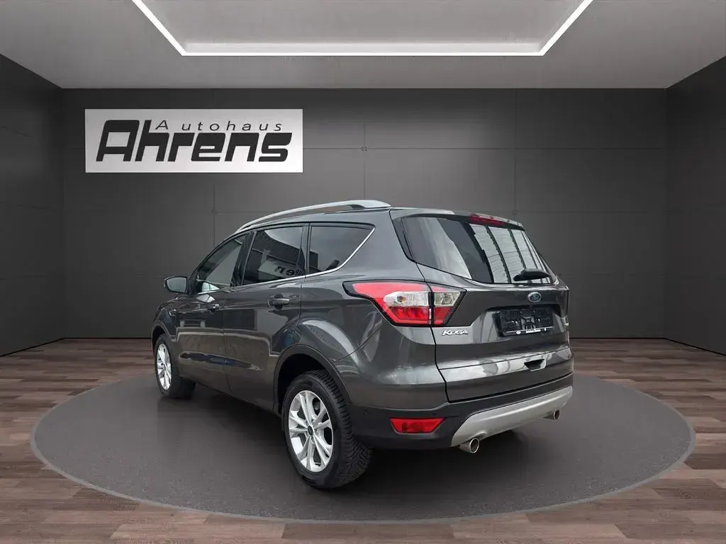 Używany Ford Kuga Titanium 150 KM (110 kW) 2019 Szary SUV