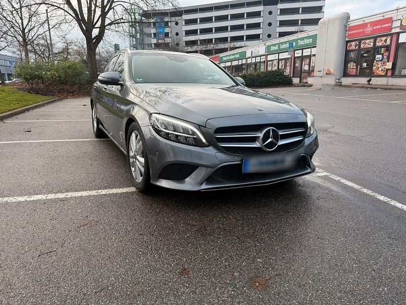 Grau Gebraucht 2018 Mercedes C220 Kombi | 19.950 € (Guter Preis) - Bild 1/4