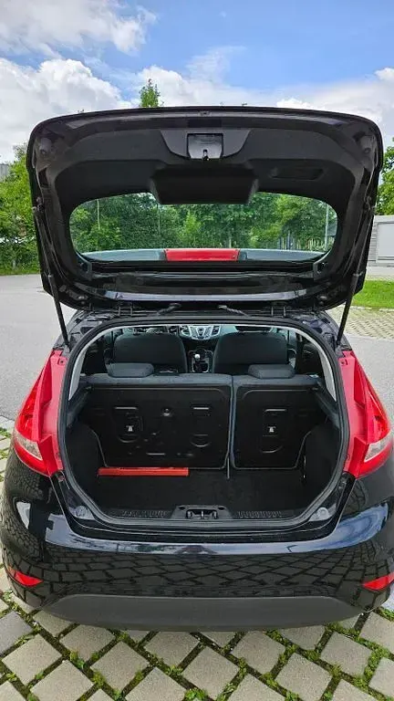 Gebraucht Ford Fiesta 82 PS (60 kW) 2011 Schwarz Limousine