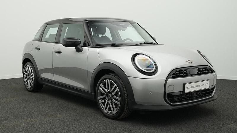 Gebraucht Mini Cooper Classic 114 kW (156 PS) 2025 Silber Kleinwagen