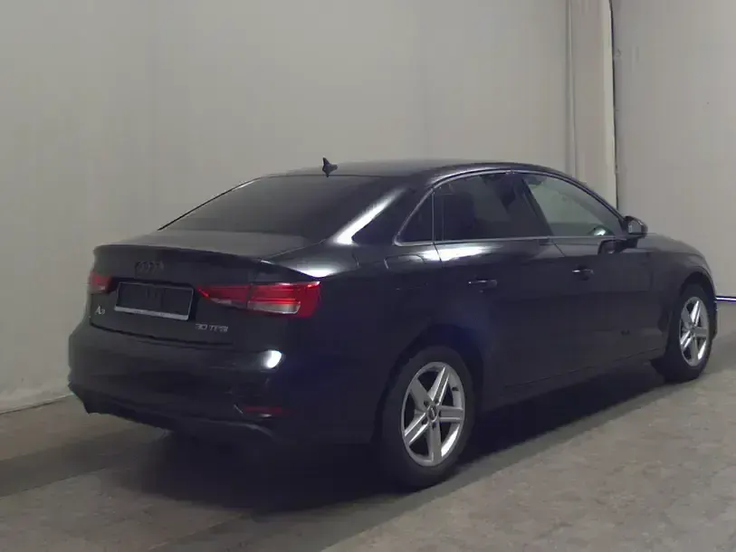 Gebraucht Audi A3 Comfort 116 PS (85 kW) 2019 Schwarz Limousine