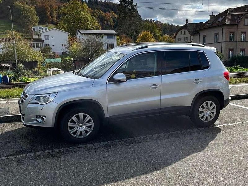 Silber Gebraucht 2011 VW Tiguan Sport SUV | 10.500 € (Fairer Preis) - Bild 1/4