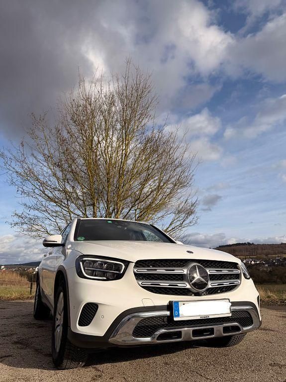 Gebraucht Mercedes GLC220 194 PS (142 kW) 2019 Weiß SUV