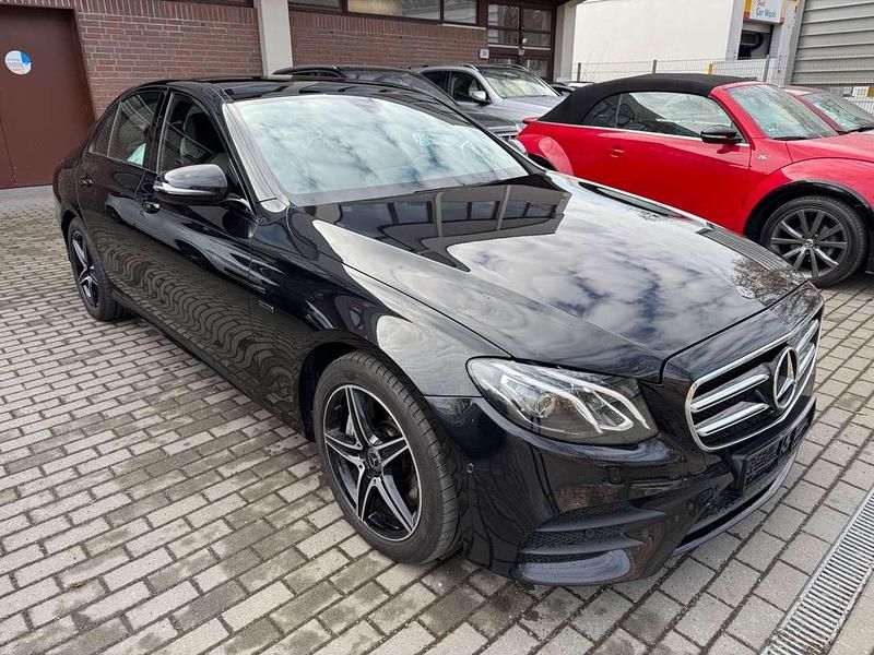 Gebraucht Mercedes E300 AMG 211 PS (155 kW) 2020 Obsidianschwarz  metalliclack Limousine