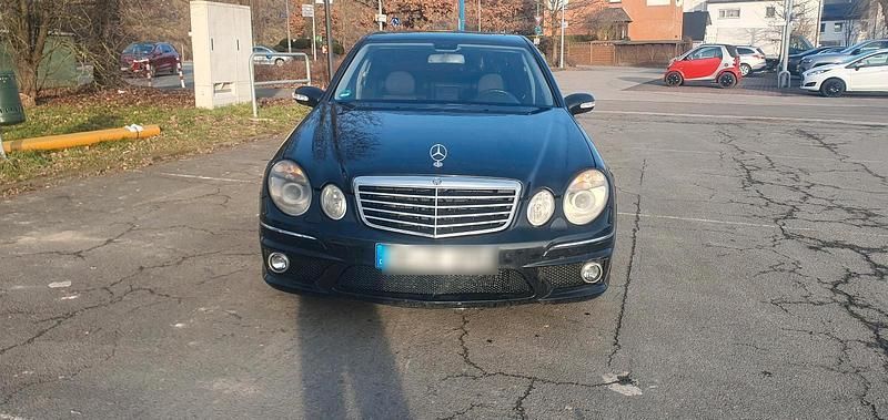 Gebraucht Mercedes E270 AMG 177 PS (130 kW) 2003 Schwarz Limousine