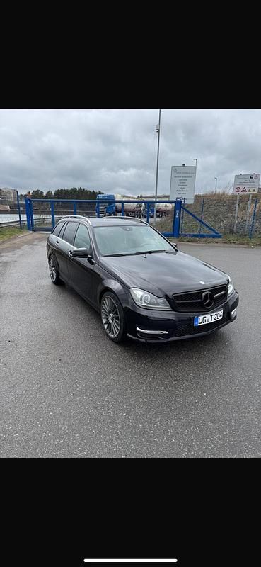 Schwarz Gebraucht 2013 Mercedes C220 AMG Kombi | 10.500 € (Fairer Preis) - Bild 1/4