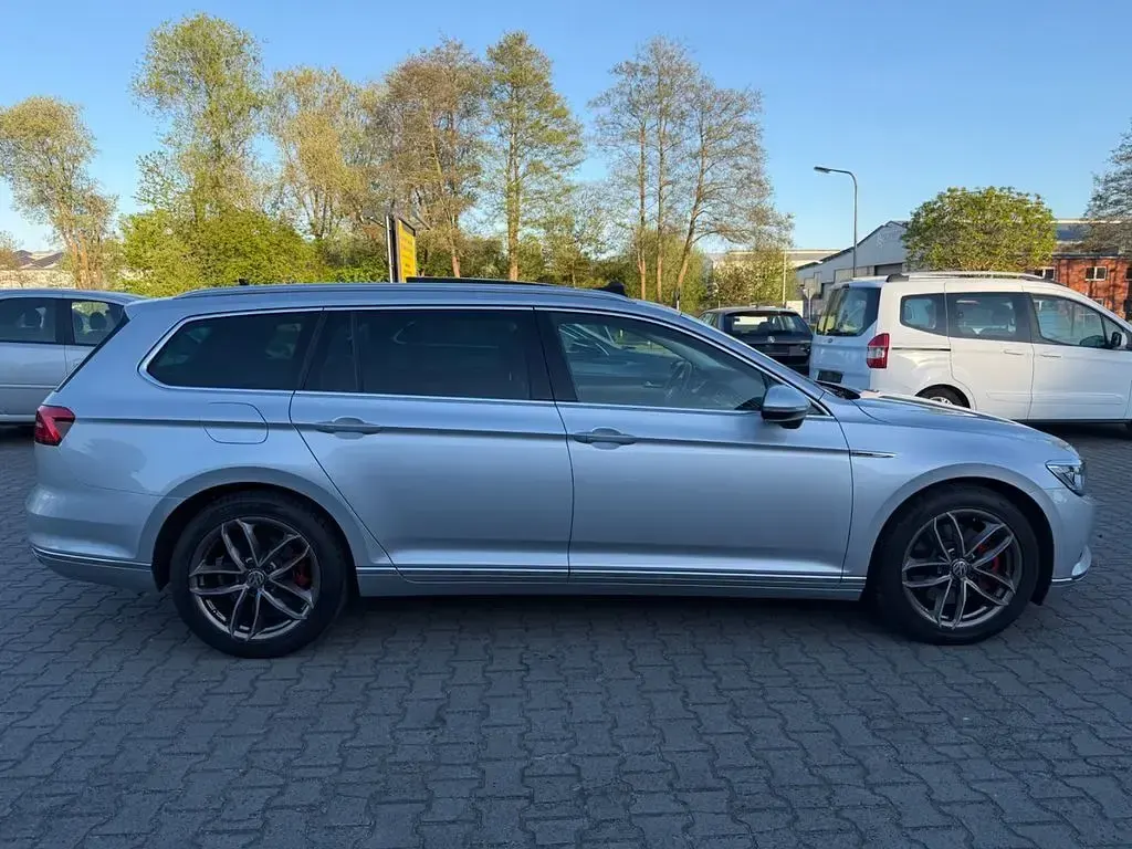 Gebraucht VW Passat Highline 239 PS (175 kW) 2018 Silber Kombi