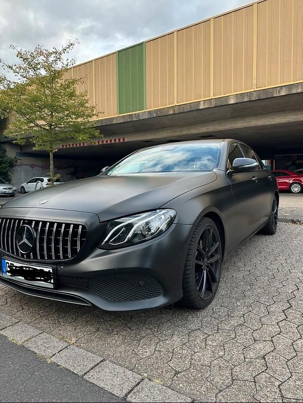 Gebraucht Mercedes E220 194 PS (142 kW) 2018 Silber Limousine