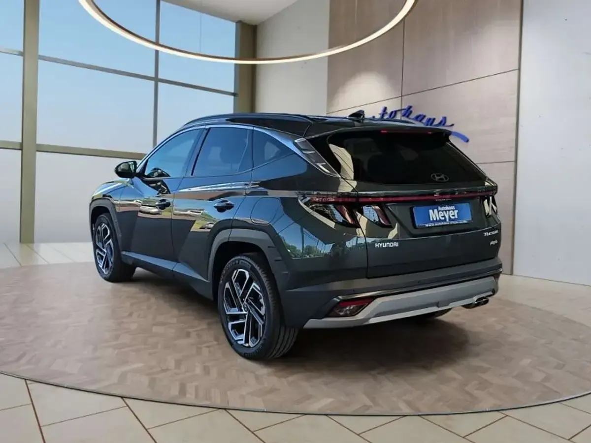 Neu Hyundai Tucson 288 PS (211 kW) 2026 Cypress grün SUV