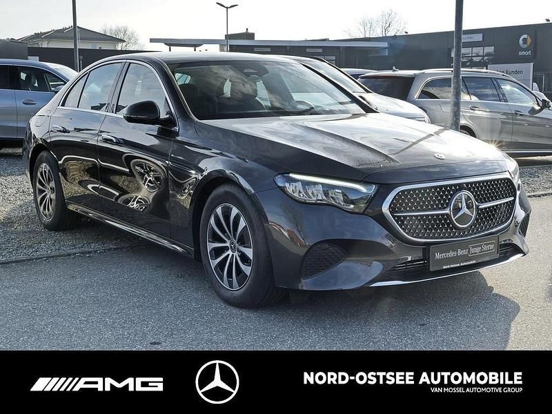 Gebraucht Mercedes E220 Avantgarde 197 PS (144 kW) 2024 Metalliclack graphitgrau Limousine