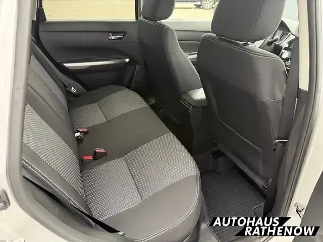 Neu Suzuki Vitara Comfort 129 PS (94 kW) 2026 Silky silver SUV