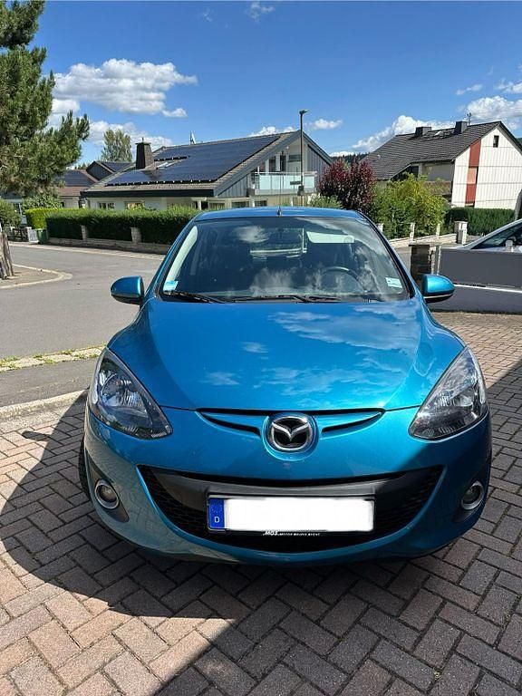 Gebraucht Mazda 2 75 PS (55 kW) 2012 Blau Kleinwagen