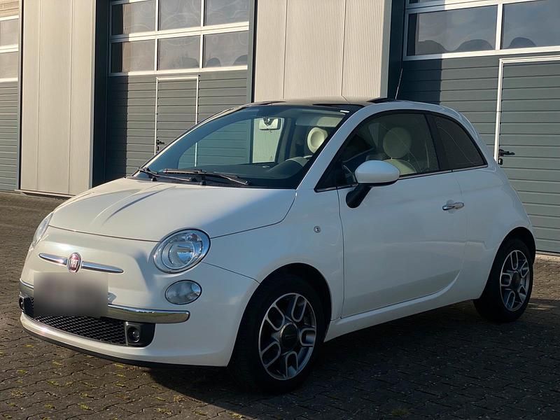 Weiß Gebraucht 2012 Fiat 500 Lounge Kleinwagen | 3.499 € (Guter Preis) - Bild 1/4