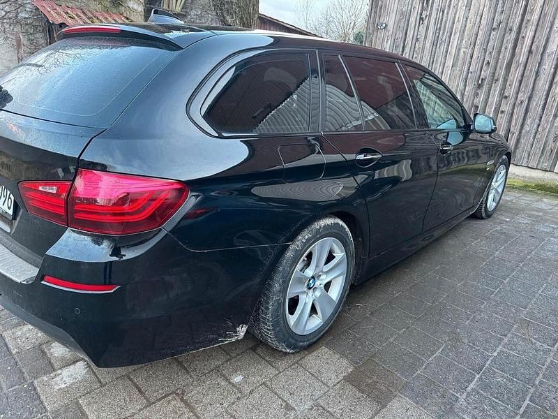 Gebraucht BMW 530 M Sport 258 PS (189 kW) 2014 Schwarz Kombi