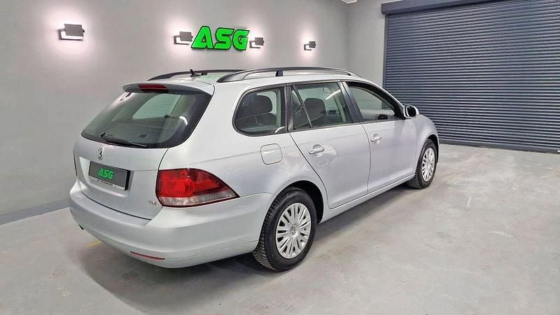 Gebraucht VW Golf VI Trendline 105 PS (77 kW) 2013 Silber Kleinwagen