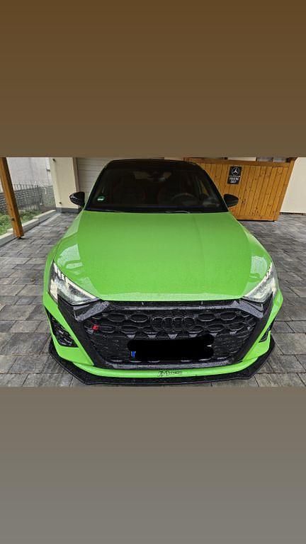 Grün Gebraucht 2024 Audi RS3 Sport Kleinwagen | 62.500 € (Guter Preis) - Bild 1/4