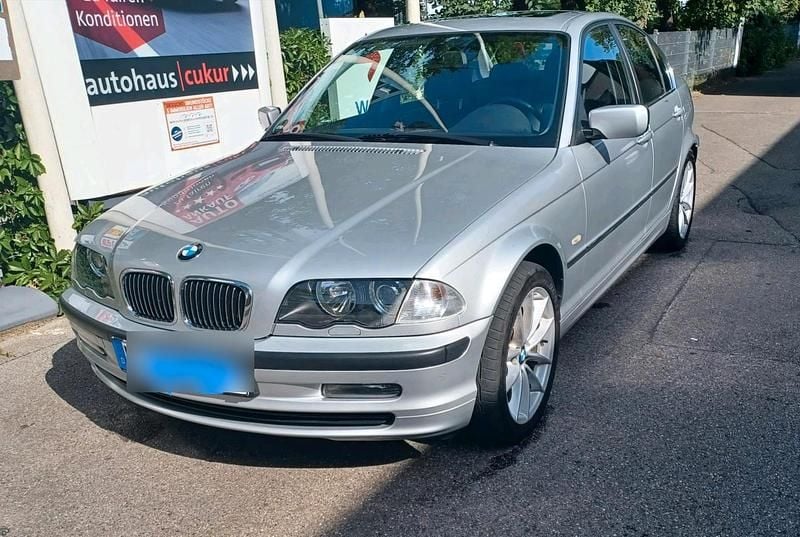 Silber Gebraucht 2001 BMW 325 Limousine | 8.999 € - Bild 1/4