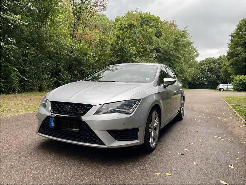Silber Gebraucht 2014 Cupra Leon Limousine | 12.900 € (Fairer Preis) - Bild 1/4