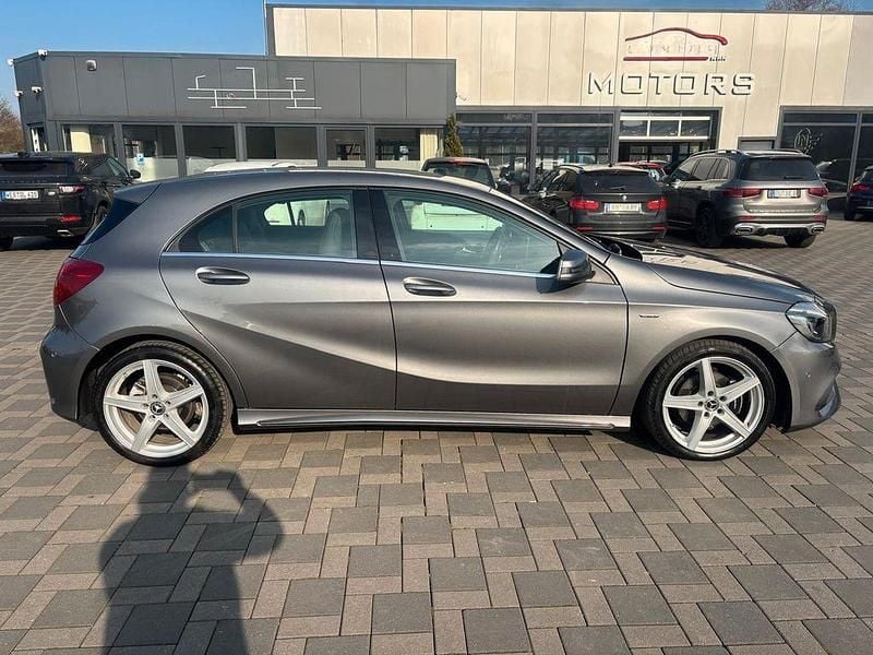 Gebraucht Mercedes A200 AMG line 156 PS (114 kW) 2018 Grau Limousine