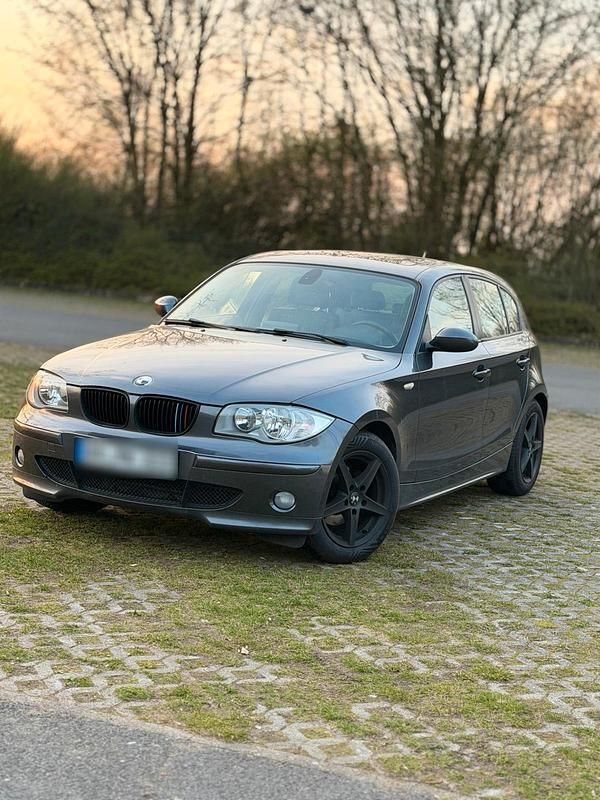 Gebraucht BMW 118 122 PS (89 kW) 2005 Andere farben Kleinwagen