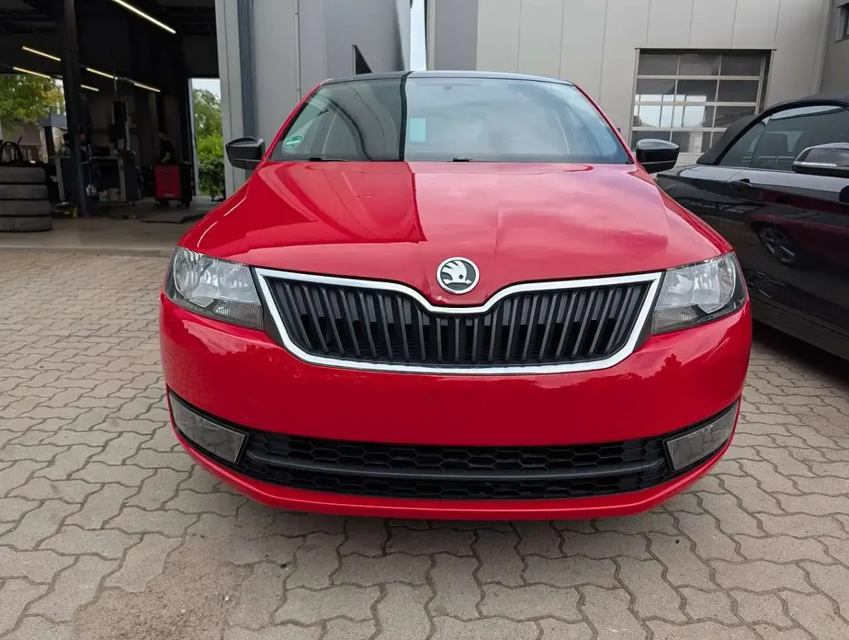 Gebraucht Skoda Rapid Elegance 105 PS (77 kW) 2015 Corridarot Kleinwagen