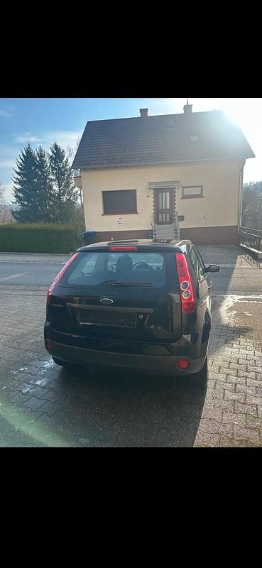 Gebraucht Ford Fiesta 60 PS (44 kW) 2006 Schwarz Kleinwagen
