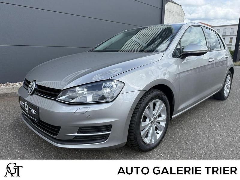 Silber Gebraucht 2014 VW Golf VII Trendline Limousine | 7.680 € (Fairer Preis) - Bild 1/4