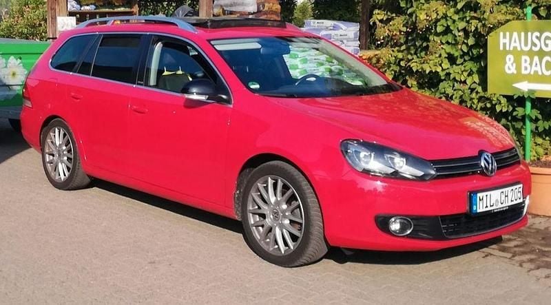 Gebraucht VW Golf VII Style 122 PS (89 kW) 2012 Rot Kombi