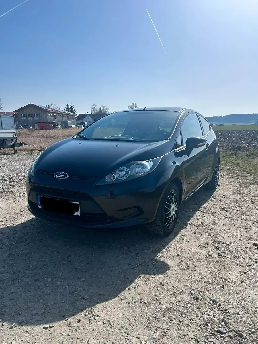 Gebraucht Ford Fiesta 97 PS (71 kW) 2012 Schwarz Kleinwagen